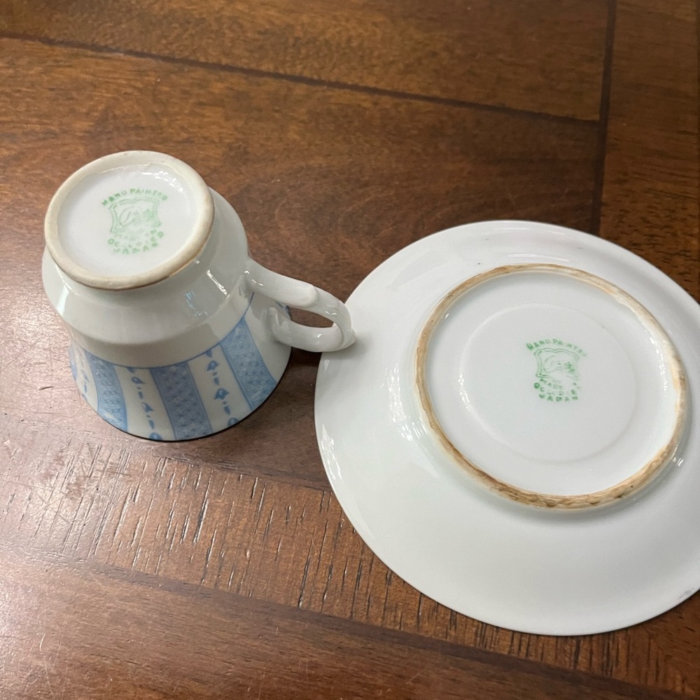 3 small cups with saucers perfect for girls tea party in great condition. - Picture 2 of 11